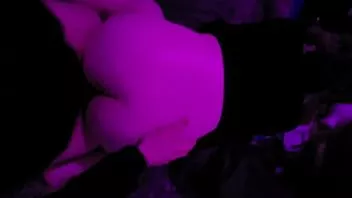 play シシートラップフェンボーイはルームメイトをホットアナルセックスに騙します
