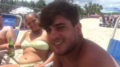 Играть Entrevista na Praia de Guarujá com Flakael, Paty Bumbum и El Toro de Oro: Descubra Como Eles Entraram no Mundo do Pornô и O Que Pensam Sobre Essa Profissão