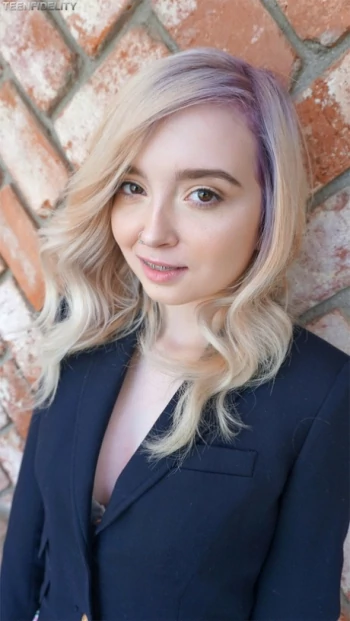 Gwiazda porno Lexi Lore
