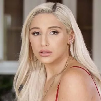 āĻĒāϰā§āύāϏā§āĻāĻžāϰ Abella Danger