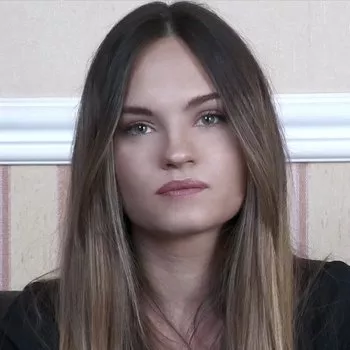 Bintang porno Irina Cage
