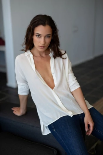 Pornstar Sofi Le